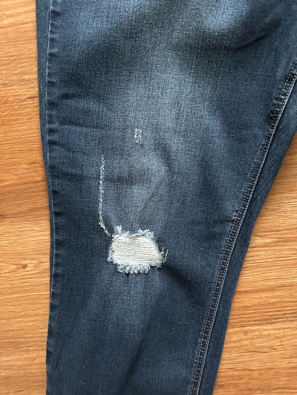 crown & ivy Dark Blue Distressed Girlfriend Ankle Jeans EUC 18WR - Picture 5 of 6